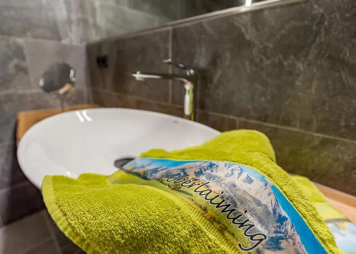 Alpenchalets Oberlaiming * إتيير